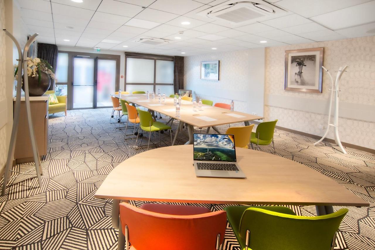 Ibis Styles Clermont-Ferrand Aeroport Hotel Kültér fotó